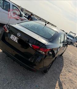 نيسان فيرسا